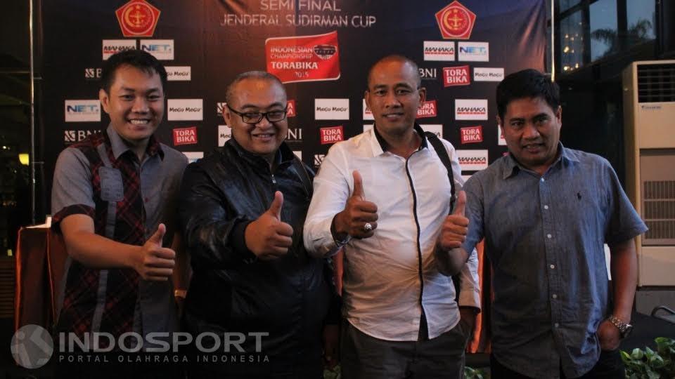 Perwakilan dari klub-klub peserta semifinal Piala Jenderal Sudirman.